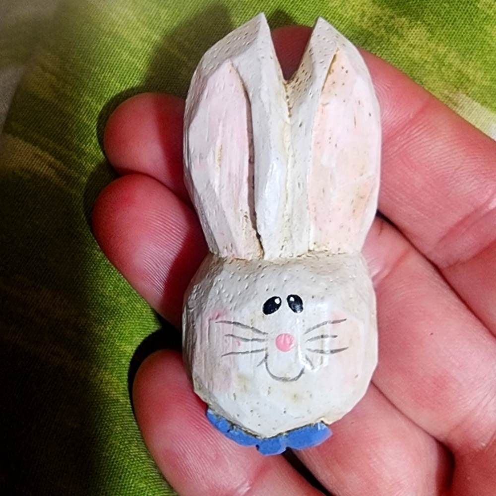 Rustic looking Bunny Pin / Brooch vintage